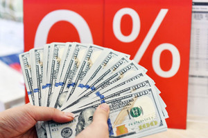 Giá USD tự do lao dốc, 'bốc hơi' gần 100 đồng