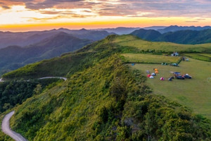 Phát hiện thảo nguyên hoang sơ nằm ở độ cao gần 700m được ví như ‘Đà Lạt thu nhỏ’ giữa lòng Quảng Ngãi