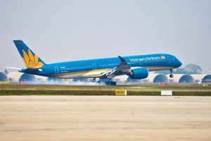 HVN giảm sàn 2 phiên liên tiếp, 'trùm' hàng không Vietnam Airlines bị thổi bay 10.800 tỷ đồng vốn hóa