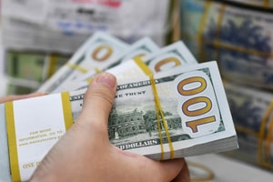Giá USD tự do quay đầu tăng mạnh