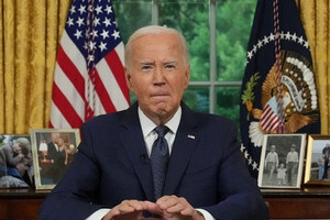 Sức ép gia tăng từ đảng Dân chủ, ông Biden liệu có từ bỏ tranh cử?