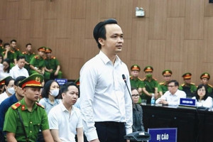 Em gái Trịnh Văn Quyết: 'Chỉ làm công ăn lương, mặc dù là anh em ruột nhưng không được bàn bạc về công việc, không được hưởng lợi gì'