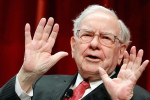 Warren Buffett 'xả' hơn 2 tỷ USD cổ phiếu của ngân hàng top đầu nước Mỹ, chưa có dấu hiệu dừng lại