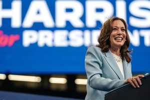 Bà Kamala Harris huy động được số tiền tài trợ gấp đôi ông Trump trong tháng 7