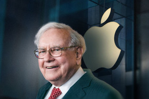 Bất ngờ: Warren Buffett bán gần một nửa lượng cổ phiếu Apple, nâng lượng tiền mặt của Berkshire lên mức kỷ lục 277 tỷ USD