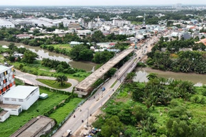 Hai cây cầu từng phải tạm ngưng xây dựng nay sắp hoàn thành: 'Cứu nguy' cho giao thông thành phố lớn nhất cả nước