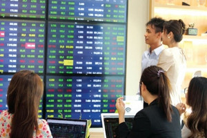 Khối tự doanh ngày 7/8: Bán ròng mạnh HPG, TCB, STB