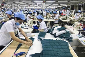 ‘Thủ phủ may mặc’ Bangladesh gặp khó, cổ phiếu ngành dệt may ‘nổi sóng’