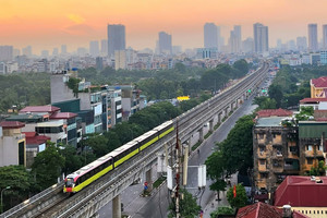 Metro Nhổn - ga Hà Nội chính thức chạy miễn phí đón khách từ 8h sáng nay