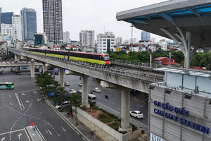 Hàng nghìn người dân trải nghiệm tàu điện Nhổn - Ga Hà Nội
