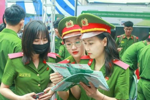 Trước 10/8, 'cơ hội vàng' cho hàng triệu người mơ ước được hưởng lương ngân sách Nhà nước