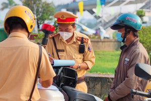 Đề xuất công an Việt Nam được trả tiền để mua tin vi phạm giao thông