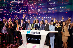 VinFast (VFS) phát quà cho cổ đông sau 1 năm niêm yết trên sàn Nasdaq