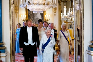 Ông Trump tự nhận là 'Tổng thống Mỹ yêu thích' của cố Nữ hoàng Elizabeth