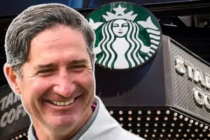 Đi làm bằng chuyên cơ, đặc quyền hiếm có của tân CEO Starbucks bất ngờ gây tranh cãi