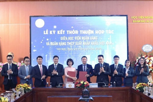 Eximbank (EIB) ký kết hợp tác toàn diện với Học viện Ngân hàng