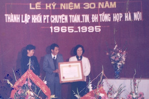 Lớp chuyên đầu tiên ở Việt Nam do cố Thủ tướng Phạm Văn Đồng ra quyết định thành lập, đào tạo 'thần đồng' Toán học đầu tiên giành Huy chương Vàng Olympic Toán quốc tế