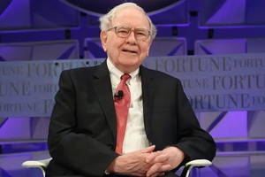 Warren Buffett bất ngờ bán tiếp 982 triệu USD cổ phiếu ngân hàng lớn thứ hai nước Mỹ: Huyền thoại đầu tư đang suy tính điều gì?