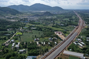 Vietcap: Cổ phiếu của 'trùm' đất Bà Rịa - Vũng Tàu thăng hạng nhờ 'dải lụa' 17.800 tỷ đồng vắt qua một loạt dự án