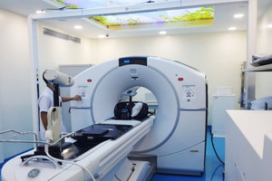 Chờ gần nửa tháng để chụp PET/CT, bệnh nhân ung thư đau đớn ngất xỉu