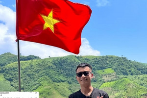Quang Linh Vlog và Ninh Dương Lan Ngọc ủng hộ đồng bào vùng bão lũ