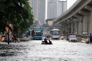 Những tuyến phố nào tại nội thành Hà Nội có nguy cơ ngập sâu trong 3 giờ tới?