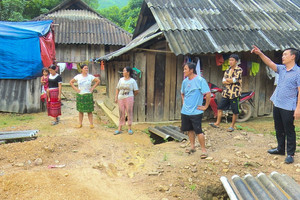 Di dời khẩn cấp các hộ có nguy cơ bị sạt lở ở Đồng Hỷ, Thái Nguyên