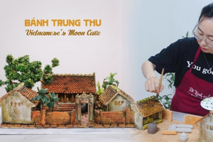 Cô gái 9x mang cả làng quê Bắc Bộ vào chiếc bánh trung thu: Bánh nặng tới 30kg, 4 người làm miệt mài 5 ngày mới hoàn thành