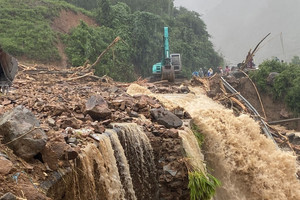 Sắp hình thành bão số 4: Đà Nẵng, Huế, Quảng Trị cảnh báo lũ quét, sạt lở