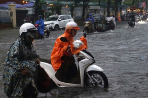 Mưa lớn, trường học ở Đà Nẵng chủ động cho học sinh nghỉ