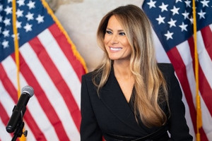 Bà Melania Trump phản bác chỉ trích về ảnh khỏa thân