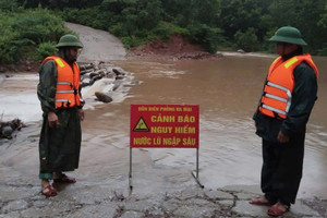 Mưa lớn, nước sông dâng cao gây chia cắt cục bộ ở miền núi Quảng Bình