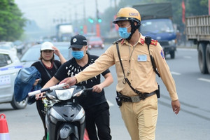 Những lỗi vi phạm bị tước bằng lái xe máy lên đến 24 tháng, thậm chí bị phạt 5 triệu đồng cần biết để tránh