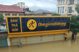 Hàng trăm cửa hàng chìm trong biển nước do bão Yagi, Thế Giới Di Động (MWG) thiệt hại nặng