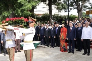 Tổng Bí thư, Chủ tịch nước Tô Lâm đặt vòng hoa tại Tượng đài Bác Hồ ở La Habana