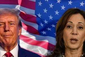 Ông Trump kêu gọi luận tội bà Harris vì vấn đề nhập cư