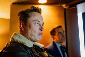 Tỷ phú Elon Musk cảnh báo về 'cuộc bầu cử cuối cùng' nếu ông Trump thất bại