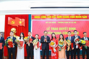 Bộ trưởng Đào Ngọc Dung: Công chức phải có ước mơ, hoài bão, mạnh dạn đề xuất sáng kiến mới