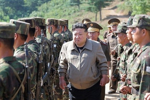 Ông Kim Jong Un nói Triều Tiên sẵn sàng sử dụng vũ khí hạt nhân