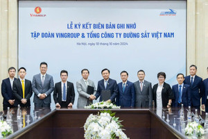 Vingroup (VIC) bắt tay với Tổng Công ty Đường sắt Việt Nam (VNR), trạm sạc công cộng V-Green sẽ xuất hiện ở nhà ga