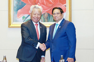 Thủ tướng đề nghị AIIB hỗ trợ vốn làm đường sắt kết nối với Trung Quốc