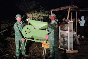 Quả đồi nứt toác đe dọa nhà dân, Quảng Nam công bố tình huống khẩn cấp