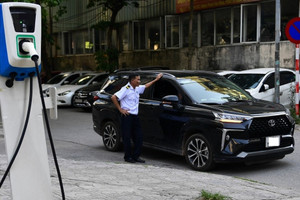 TPHCM rà soát mạng lưới giao thông, tìm vị trí lắp đặt trạm sạc xe điện