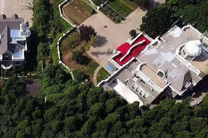 Cưỡng chế phá dỡ 'siêu biệt thự’ 2.000m2 phong cách ‘Nhà Trắng’ xây trái phép, yêu cầu chủ BĐS di dời khẩn cấp