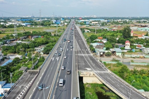 Hai đoạn trên 'sợi dây huyết mạch' gần 30.000 tỷ đồng chạy vắt qua TP đông dân nhất Việt Nam có thể được khai thác ngay trong tháng 11/2024