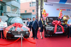 Sacombank (STB) tìm ra 2 chủ nhân may mắn trúng ô tô BMW trị giá hơn 2,1 tỷ đồng