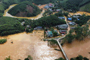 Mưa lớn gây ngập sâu, hàng trăm hộ dân Yên Bái bị cô lập