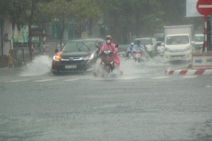 Miền Trung mưa lớn kéo dài