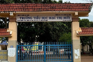 'Quên' đóng bảo hiểm cho học sinh, nhân viên trường đến từng nhà trả lại tiền