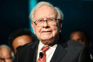 Warren Buffett liên tục bán cổ phiếu chốt lời, tỷ phú nổi tiếng cảnh báo thị trường xuất hiện quá nhiều 'báo động đỏ'